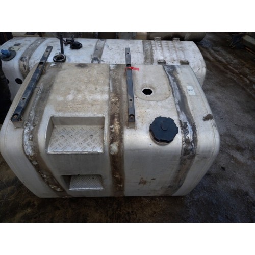 Бак топливный Renault 70х70х100 голый  450л (904) с дефектом 