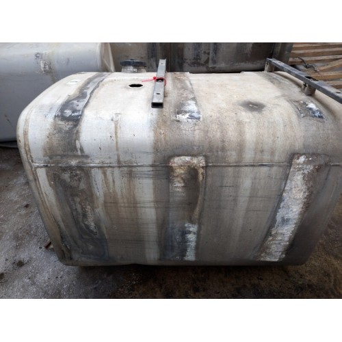Бак топливный Renault 70х70х100 голый  450л (904) с дефектом -5