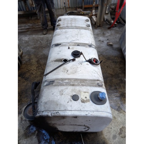 Бак топливный MAN 55х70х200 голый с мочевиной 620л (905)-3