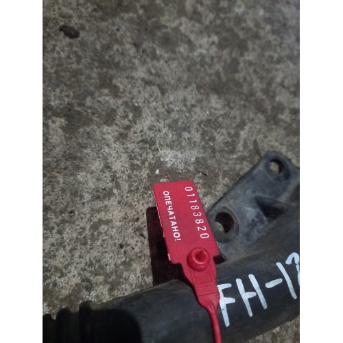 Горловина бачка омывателя Volvo VNL (820)-1