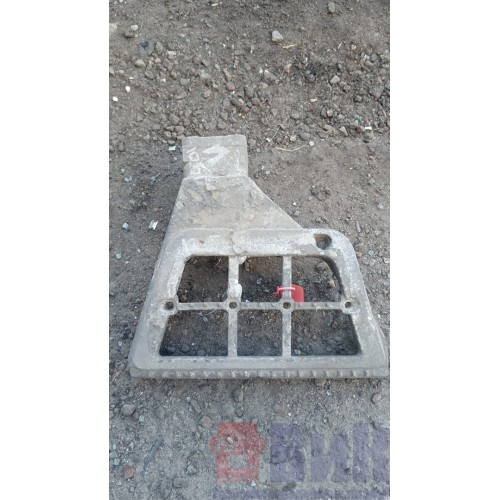 Кронштейн подножки нижней DAF 105 LH (678)