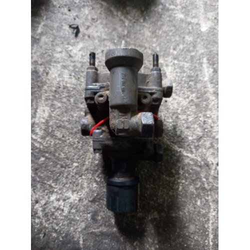 Кран управления тормозами прицепа Volvo механич. (517)-4