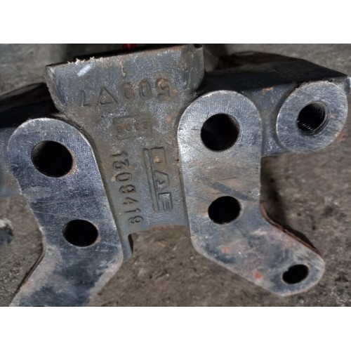 Кронштейн буксировочного крюка DAF 105/95 (446)-1