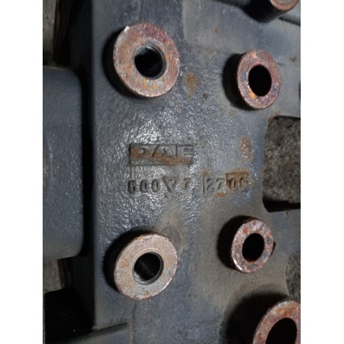 Кронштейн буксировочного крюка DAF CF85 LH (447)-1