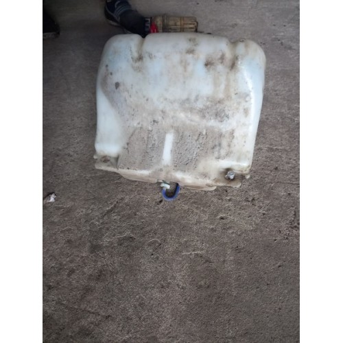 Бачок омывателя Renault Premium DCI 420 126767 в сборе с моторчиком (892)-2