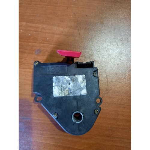 Моторчик заслонки отопителя (сервопривод) Renault Magnum (964)