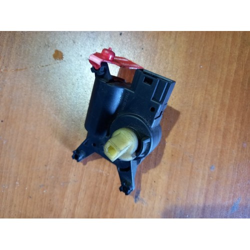 Моторчик заслонки отопителя (сервопривод) Iveco Stralis (967)-1