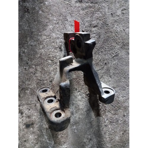 Кронштейн двигателя DAF 105 передний RH (511)