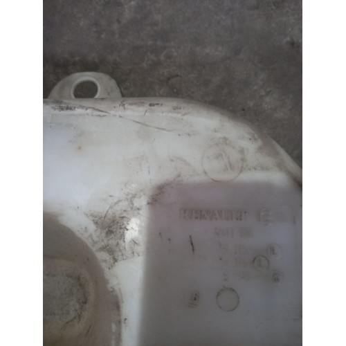 Бачок омывателя Renault Magnum (085)-1