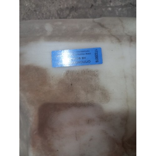 Бачок омывателя Renault Midlum (076)-2