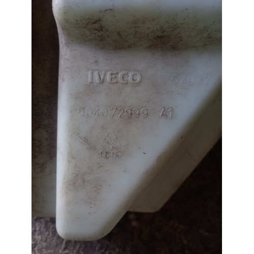 Бачок омывателя Iveco Stralis с горловиной и датчиком уровня жидкости (229)-1