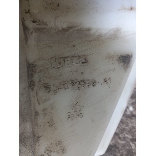 Бачок омывателя Iveco Stralis с горловиной и датчиком уровня жидкости (231)-1