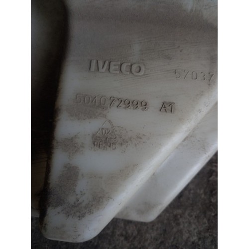 Бачок омывателя Iveco Stralis с горловиной и датчиком уровня жидкости (232)-3