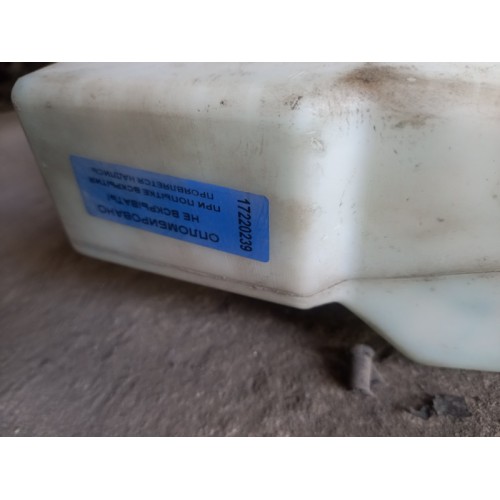 Бачок омывателя Iveco Stralis (239)-2