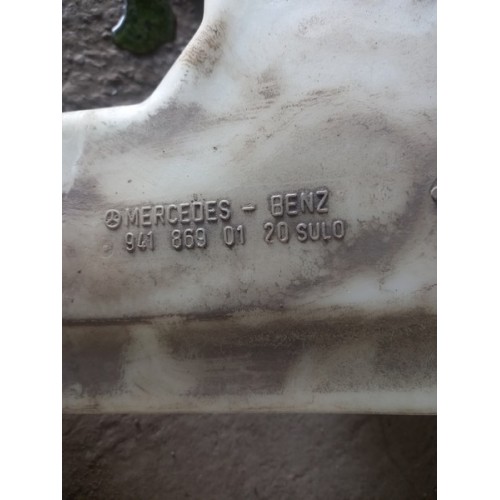 Бачок омывателя Mercedes Actros с горловиной (242)-2