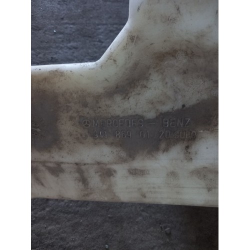 Бачок омывателя Mercedes Actros с горловиной (243)-2