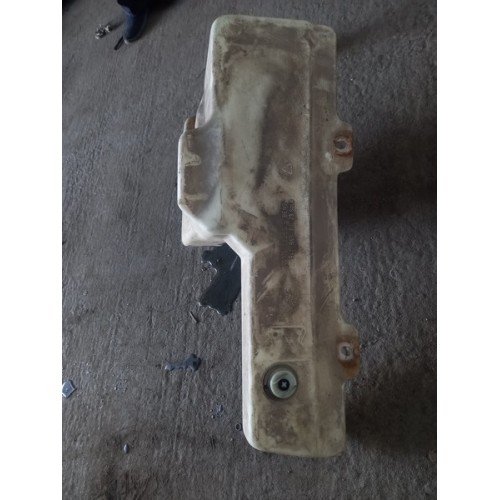 Бачок омывателя Mercedes Actros с горловиной (245)-3