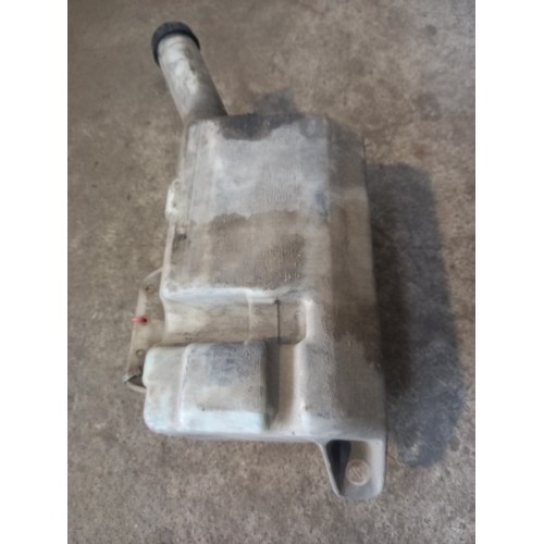 Бачок омывателя Renault Magnum (359)-4