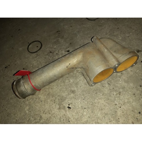 Патрубок корпуса термостата MAN D2066 боковой (740)