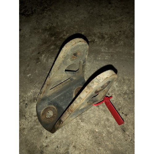 Кронштейн амортизатора кабины MAN передний (890)