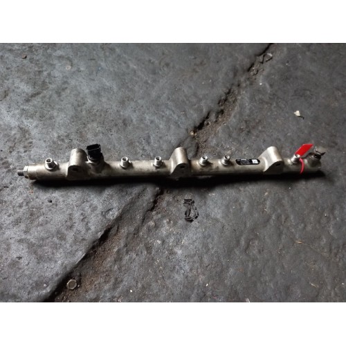 Топливная рампа MAN D2066 с датчиком (375)