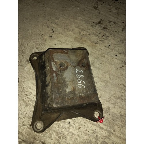 Кронштейн блока управления двигателя MAN D2866/2876 (552)