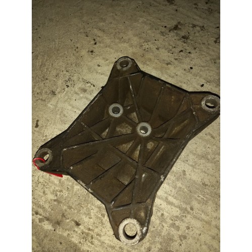 Кронштейн блока управления двигателя MAN D2866/2876 (552)-1