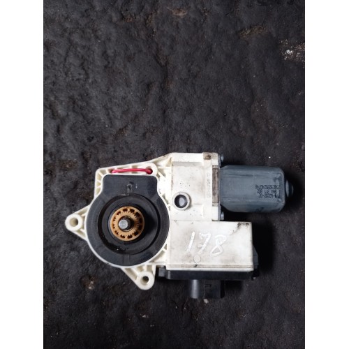 Моторчик стеклоподъемника MAN TGS TGX RH (032)-2