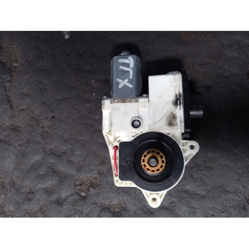 Моторчик стеклоподъемника MAN TGS TGX RH (047)-2