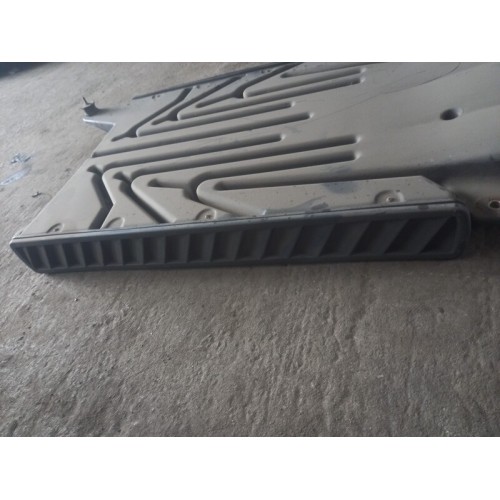 Воздухозаборник Mercedes (335)-3