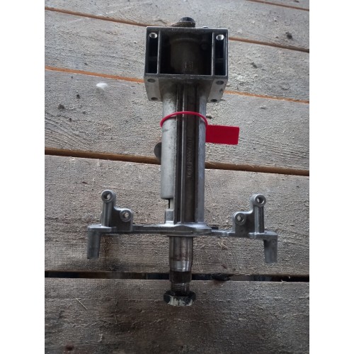 Часть рулевой колонки Iveco (427)-2