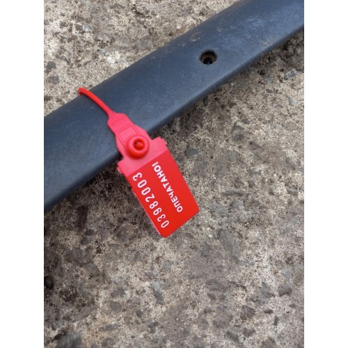 Накладка на стойку лобового стекла Volvo FH 131881 RH (003)-1