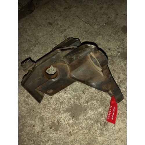 Кронштейн торсиона кабины Scania 4 P-серия RH (642)-3