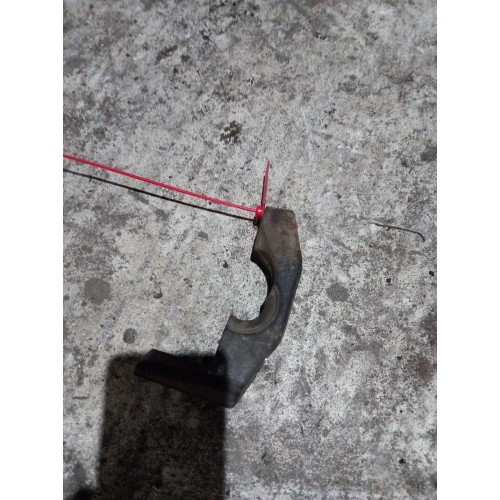 Скоба кронштейна торсиона Scania LH (644)