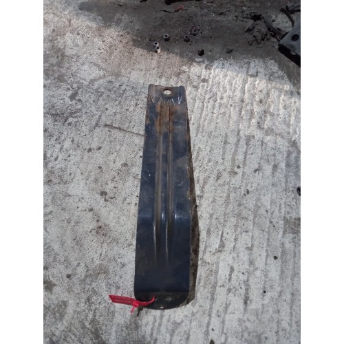 Прижим переднего крыла Scania верхний (626)-1