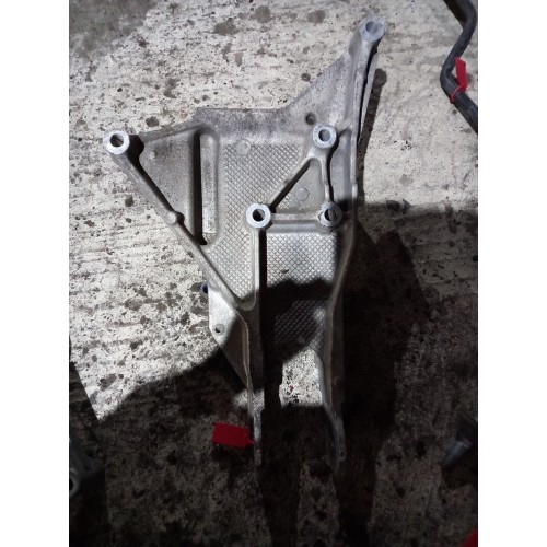 Кронштейн кабины (кронштейн передней подушки) Scania 5 LH (860)-1