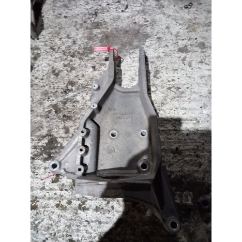 Кронштейн кабины (кронштейн передней подушки) Scania 5 LH (858)