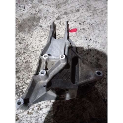 Кронштейн кабины (кронштейн передней подушки) Scania 5 LH (858)-2