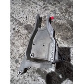 Кронштейн кабины (кронштейн передней подушки) Scania 5 RH (840)