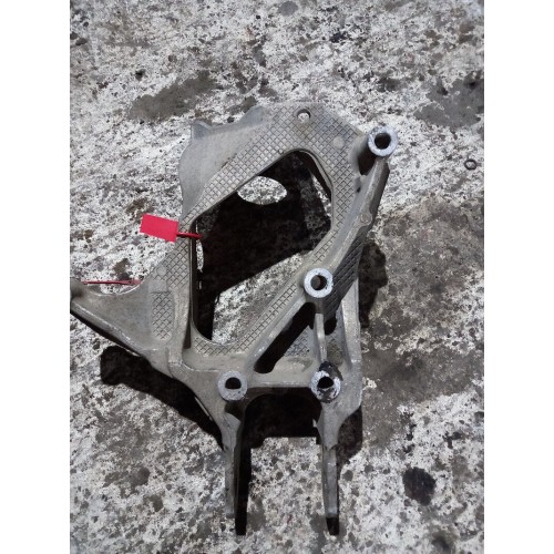 Кронштейн кабины (кронштейн передней подушки) Scania 4 LH (862)-2