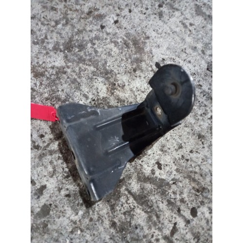 Кронштейн упора капота Scania (843)-2