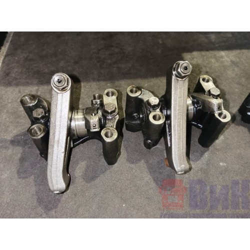 Ось коромысел DAF 105 в сборе с рокерами без горняка (704)*-11