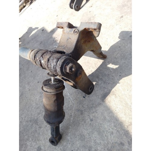 Торсион кабины Iveco Stralis с кронштейнами и подушками в сборе (104)-1