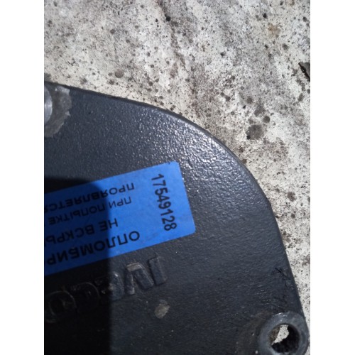 Крышка двигателя передняя Iveco Stralis Cursor 10 (128)-2