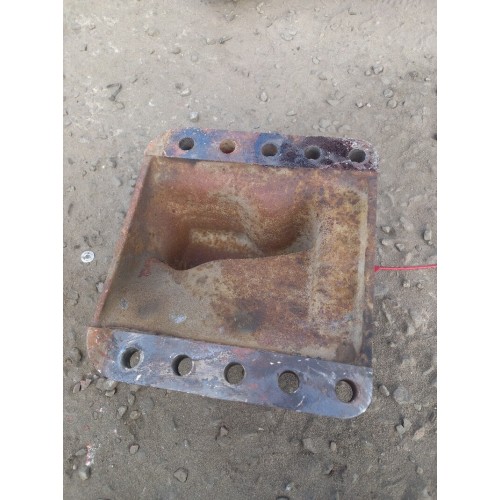 Кронштейн (проставка) ГУРа Iveco ЕВРОТЕХ 062002 (985)-1