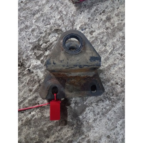 Кронштейн передней стойки стабилизатора Iveco LH (871)-2