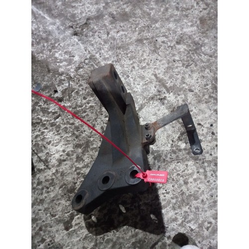 Кронштейн двигателя Iveco передний LH (863)