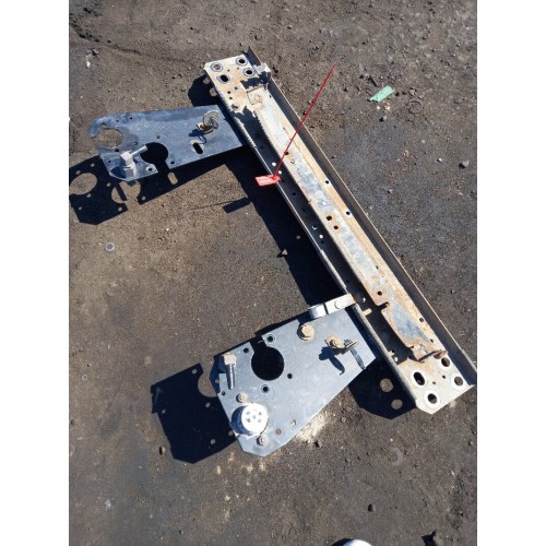 Часть кронштейна розеток DAF 105 XF 460 903913 (595)