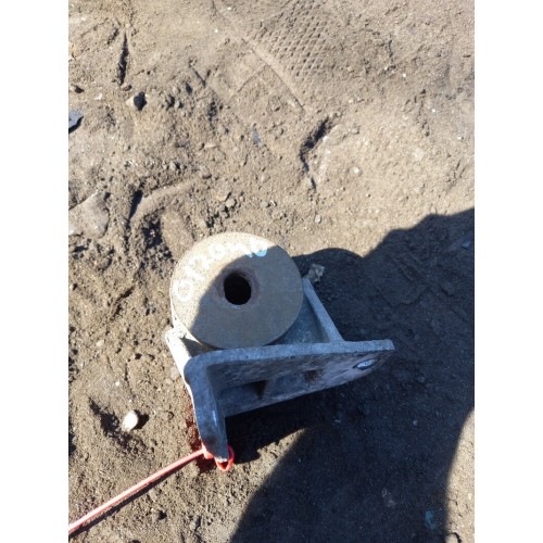 Подушка радиатора MAN TGX 012040 RH (573)-1