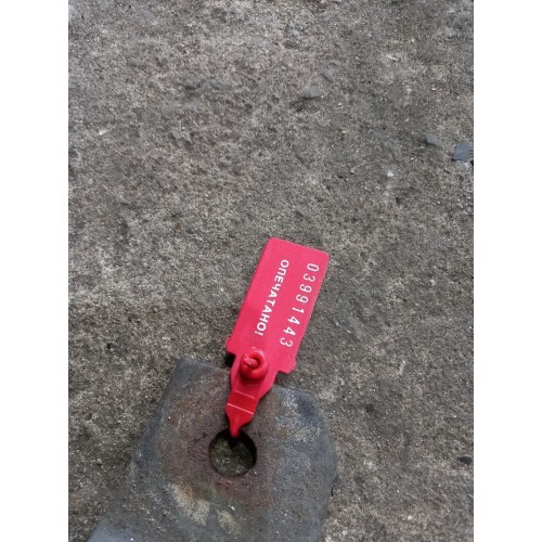 Проставка заднего полукрыла Renault Magnum (443)-1